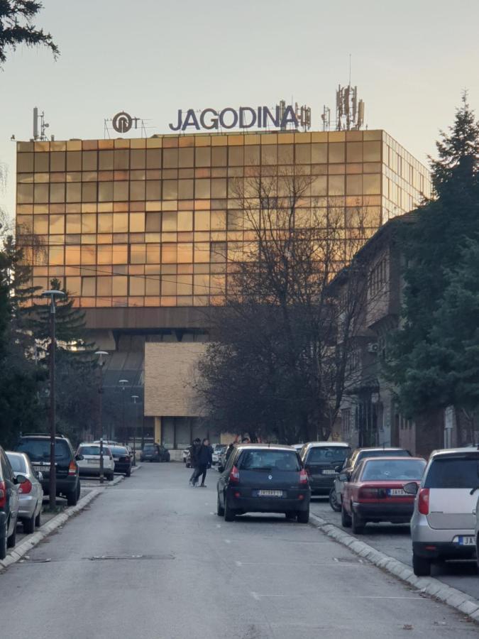 Apartman Park Jagodina-Studio U Centru Grada Экстерьер фото